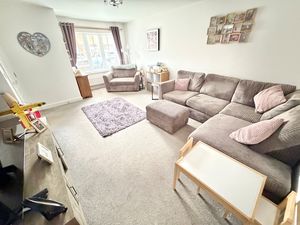 Longbank Court Rossmore